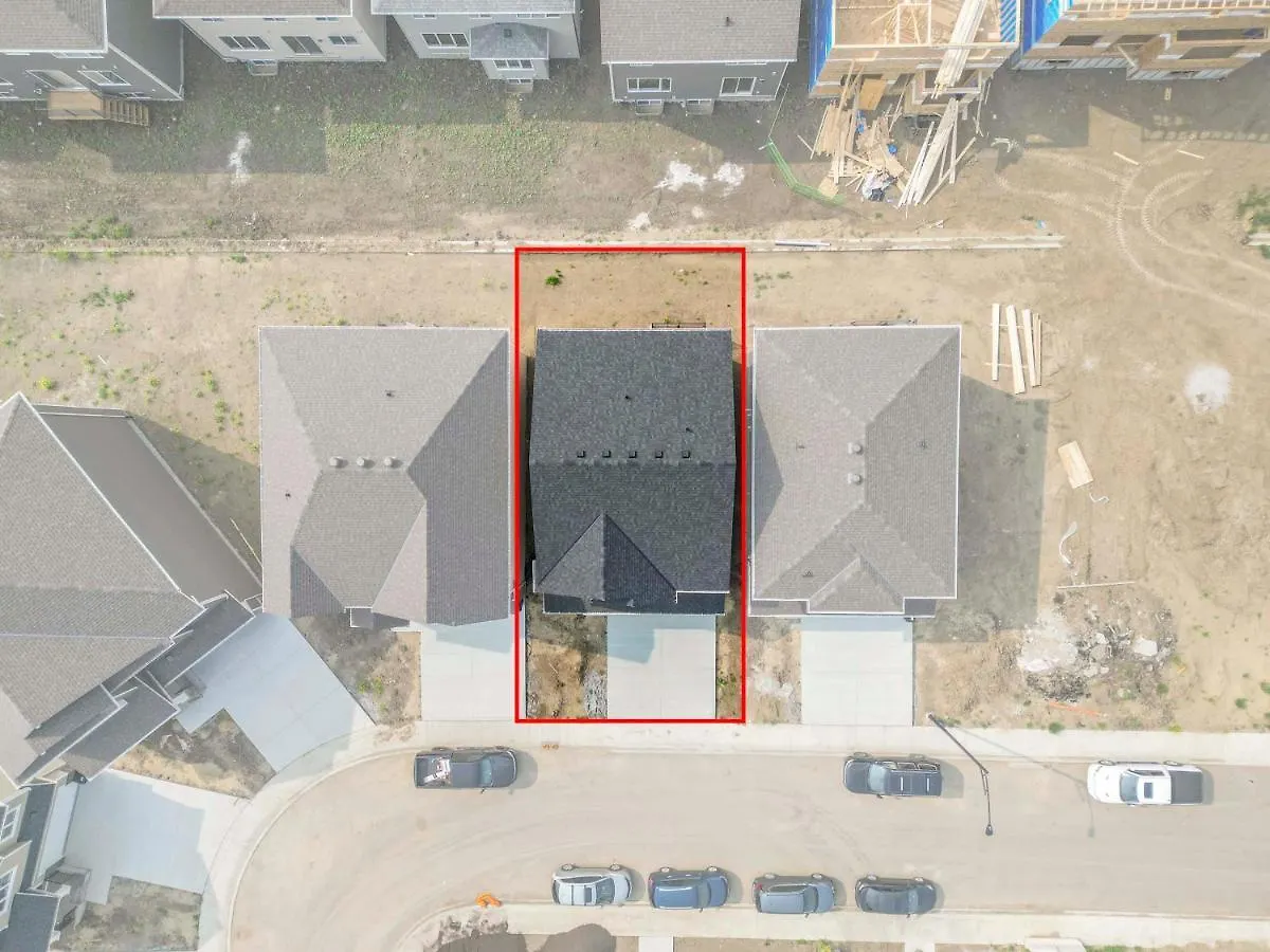 A Cozy 3 Bedroom New House With 2 Living Rooms Edmonton Apartment