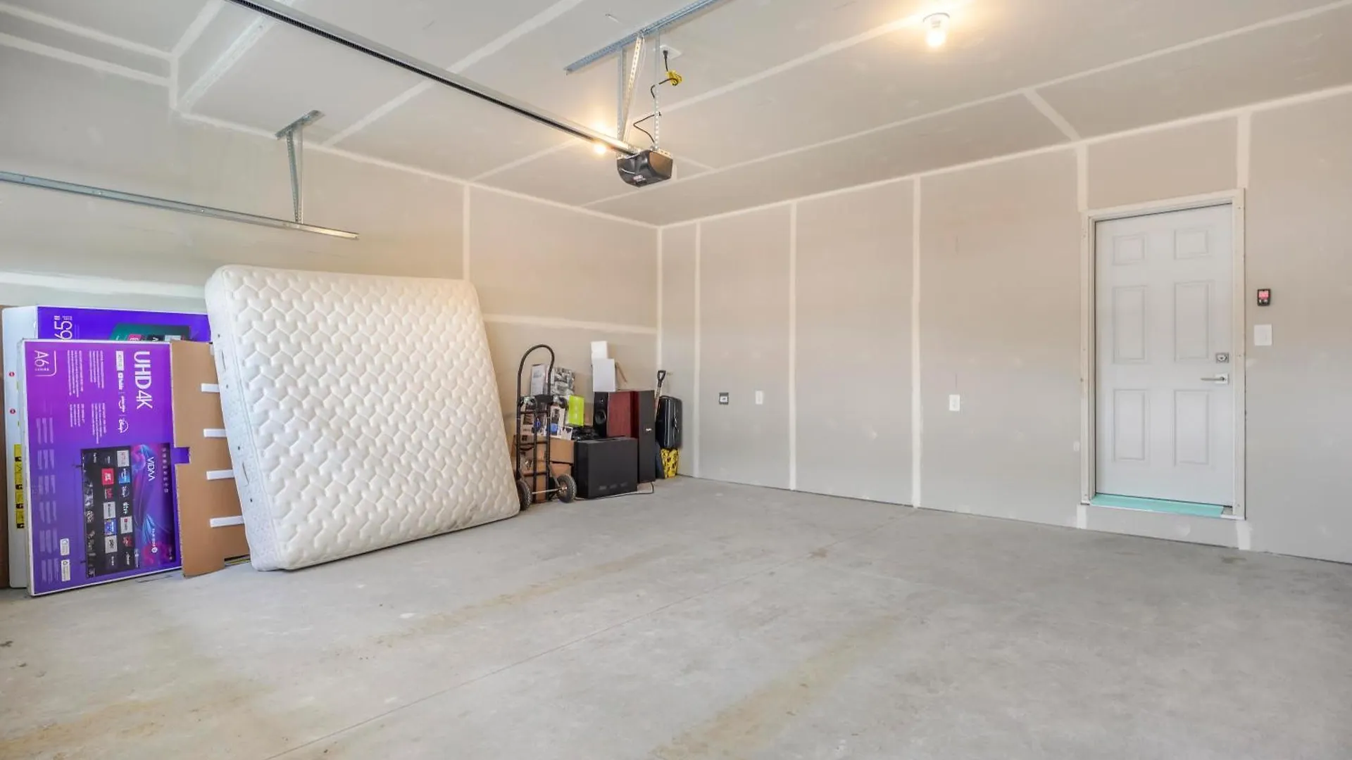A Cozy 3 Bedroom New House With 2 Living Rooms Edmonton