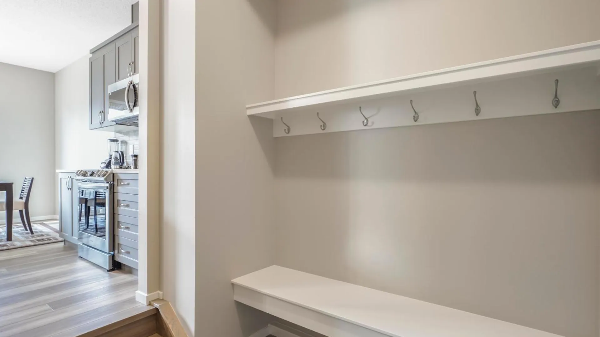 Apartment A Cozy 3 Bedroom New House With 2 Living Rooms Edmonton